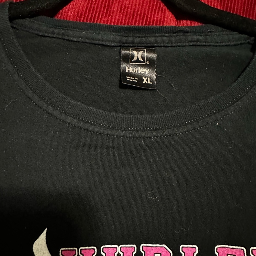 Hurley Black and Pink Graphic Tee XL